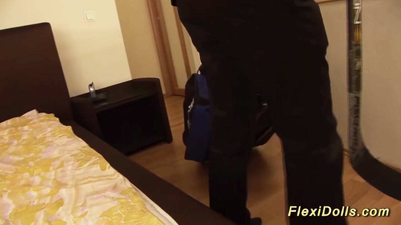 FLEXIDOLLS - real teen doll gets anal fucked