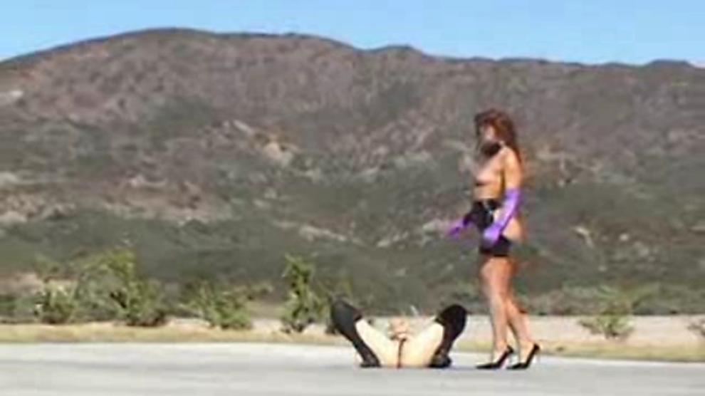 Annette Schwarz And Naomi M27