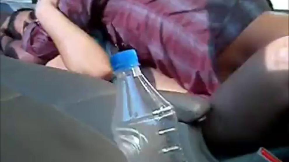 Hot NorthIndian Aunty fucking her BF in a CAR while going TOUR (Indian Aunty)