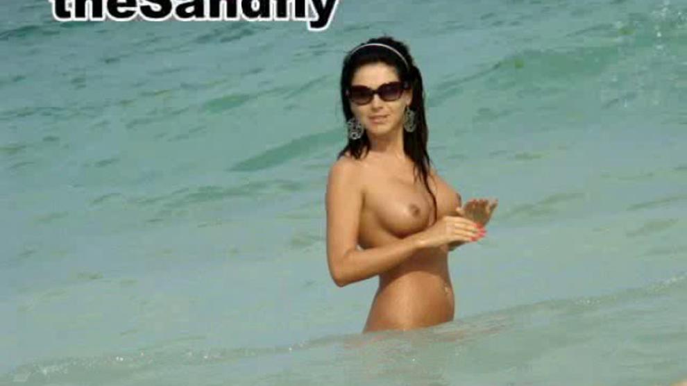 THESANDFLY - Great Public Beach Scenes!