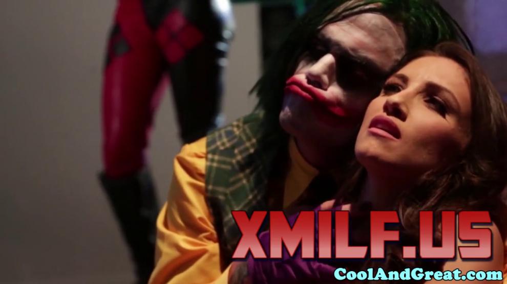 Catwoman pussyfucked in trio by joker by XMILFUS