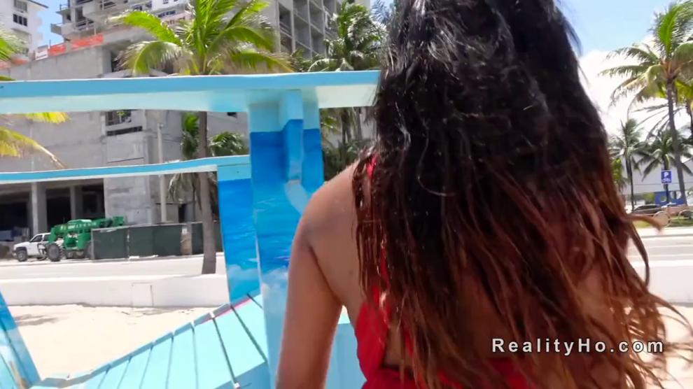Monster ass ebony on Miami beach (Moriah Mills)