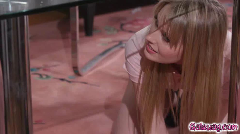 Scarlett bites her lip as Dee seductively spread her legs wider for her