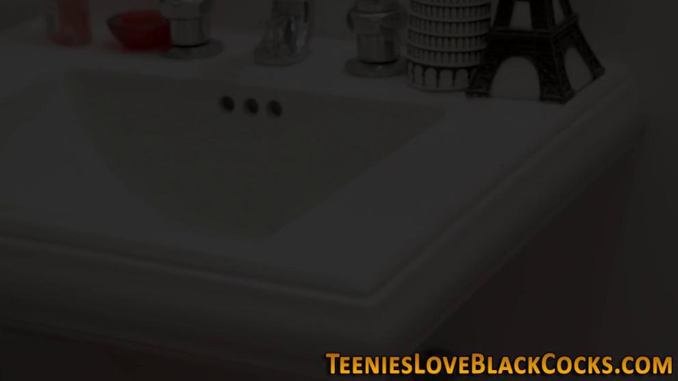 Slutty teenager gets plowed - video 1