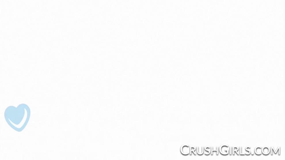 Blonde pornstar Brett Rossi wants every drop of his cum