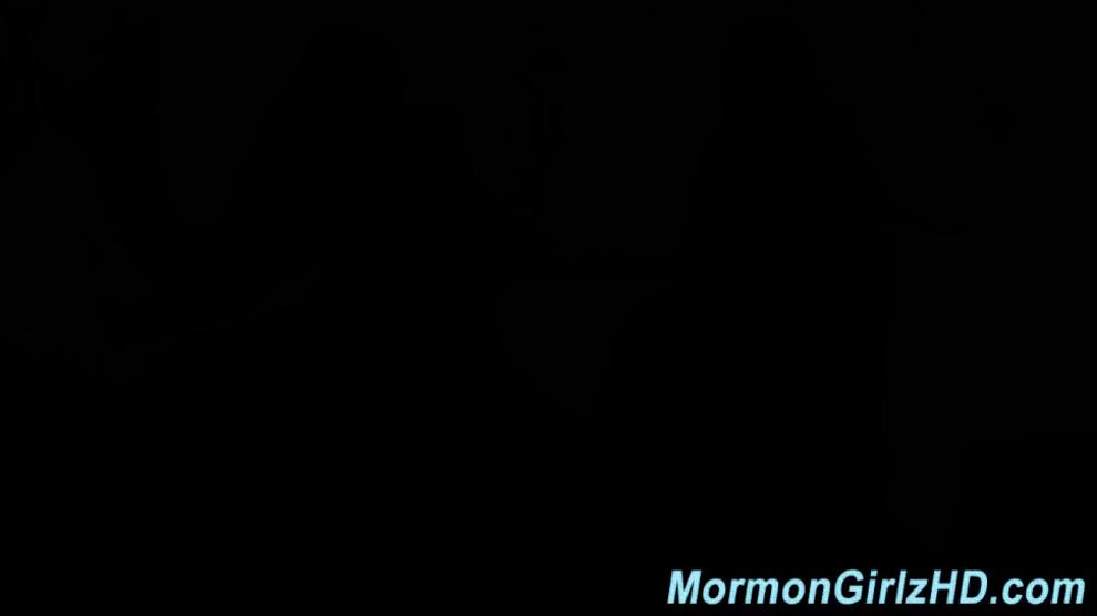 Amateur mormon les finger