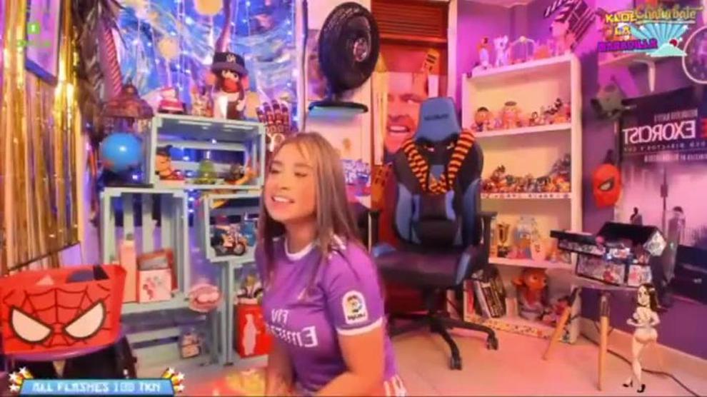 La bella modelo colombiana de nuevo en la webcam
