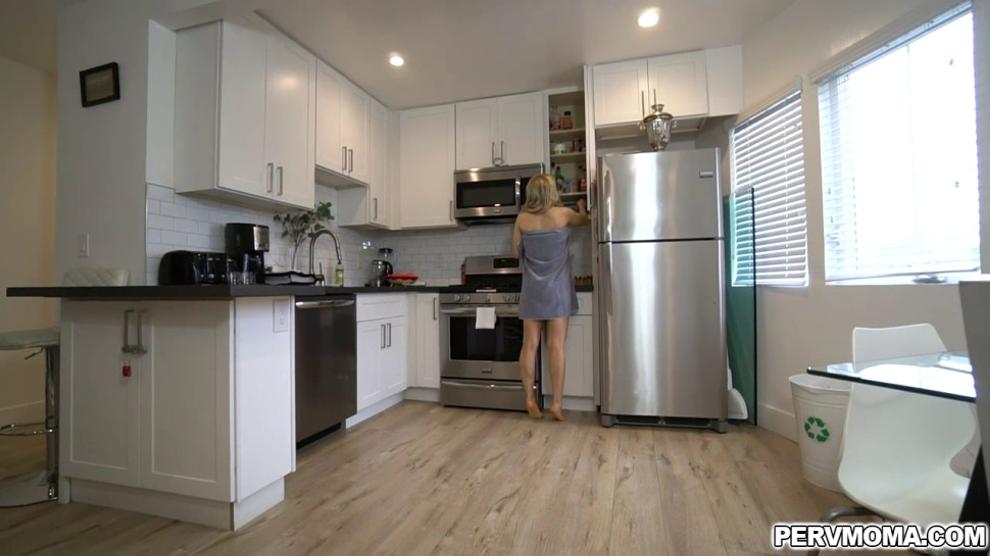 Alix got Tonys dick inside her tantalizing milf twat (Alix Lynx)