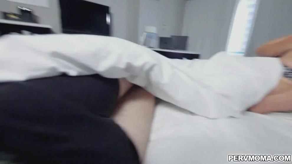 Jenna took stepsons cock in her mouth