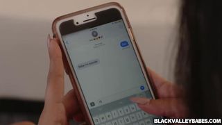 Aaliyah Hadid suck her boyfriends large cock