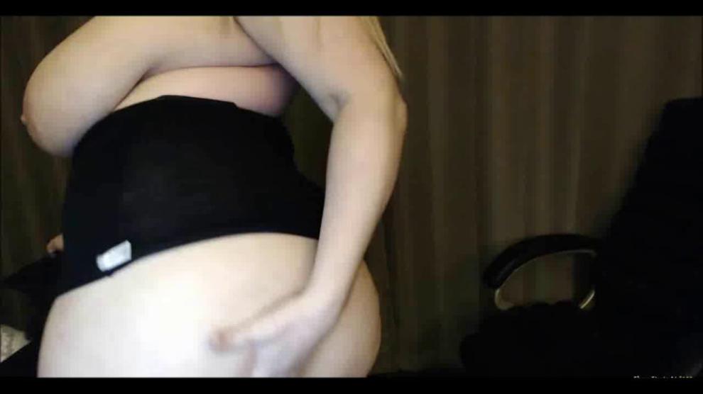 CAMDAZZLE - Fat ass brunette solo