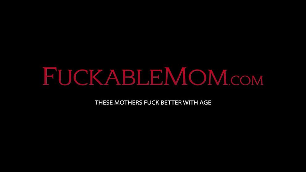 FUCKABLE MOM - Lesbian 18yo Kristen Scott scissoring busty stepmom