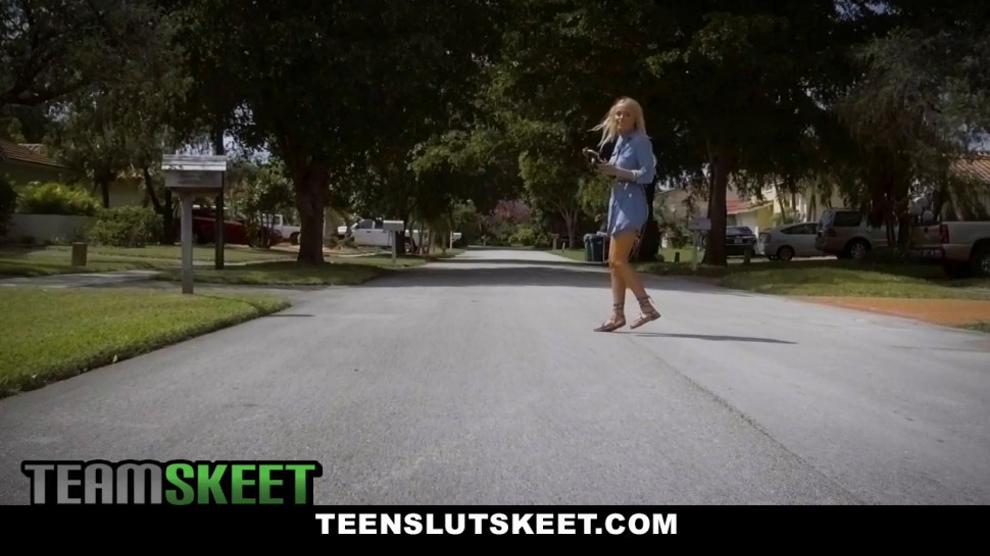 Thick Blonde Teen Shakes Her Big Ass Booty