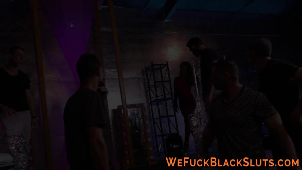 Horny black slut analized