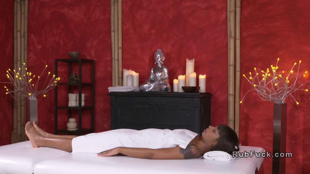 Big dicked masseur bangs black pussy