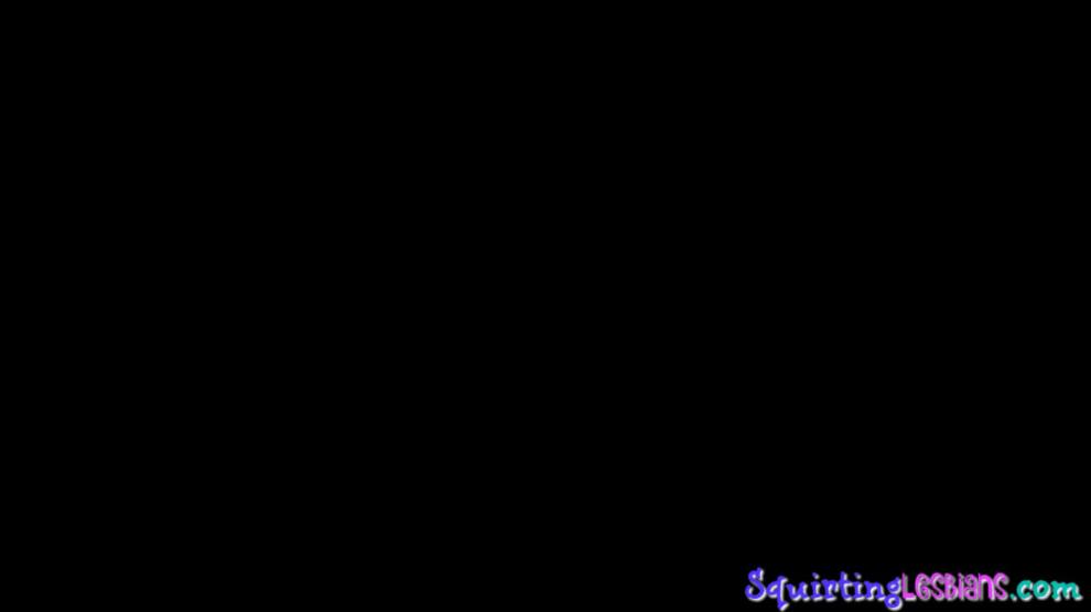 Lesbian chick gushes pussy juice