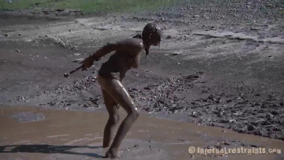 Babe gets lusty cunt prodding - video 14