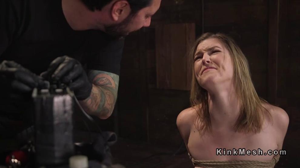Slave trainer anal bangs sexy babe