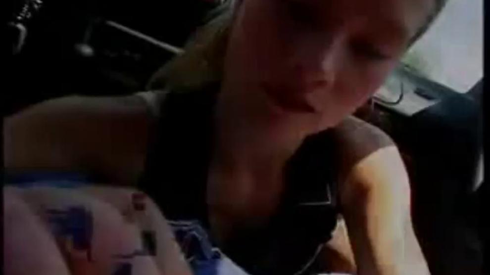 Car blowjob end with cum on her pretty face