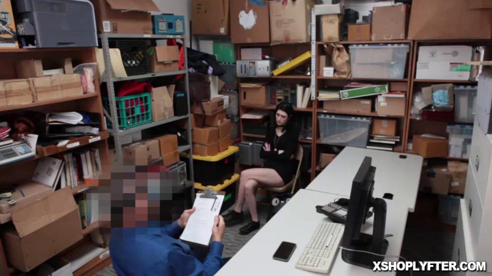 LP Officer serve his big cock to Ivy Aura for a blowjob