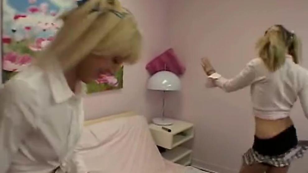 Tiny Summer and Kimmie - Treating eachother good