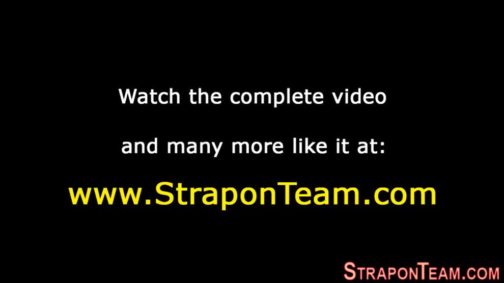 Femdomina strapon gags