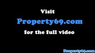 Real amateur realtor bouncing booty on dick