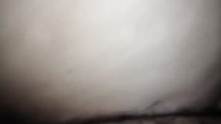 Tomando uma gozada na xota