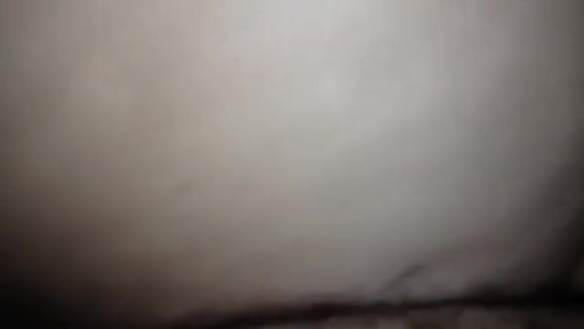 Tomando uma gozada na xota