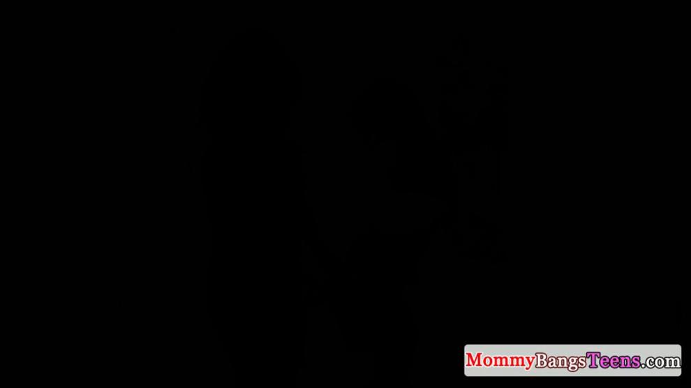 Latina stepmom dickriding with teen in trio