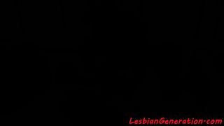 Granny pussylicks teen GF before fingering