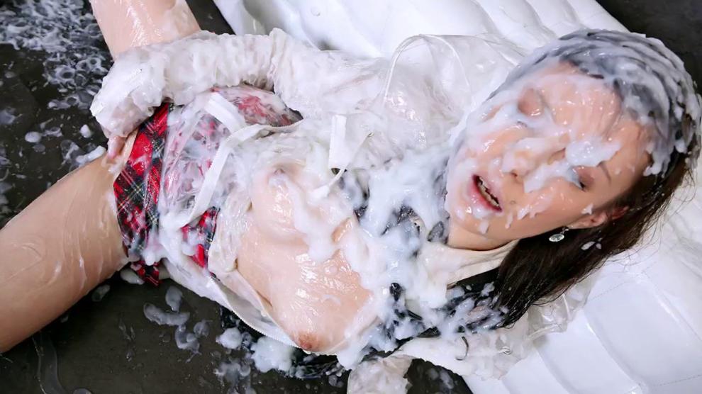 Fetish whore gets slimed - video 1