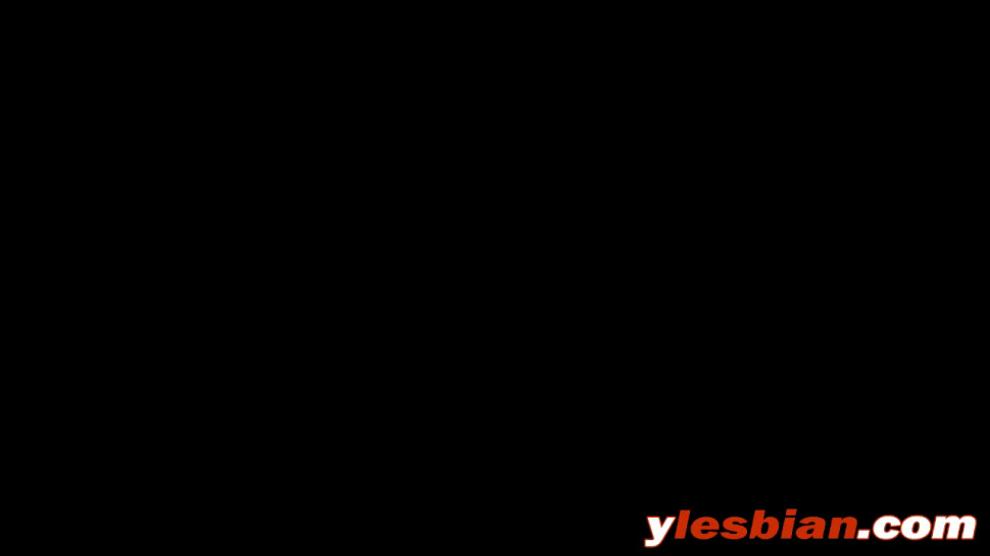 Hot blonde lesbian babes suck each others pussies - video 1