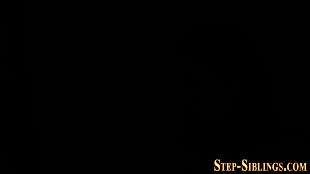 Hot stepsis eating babes pussy
