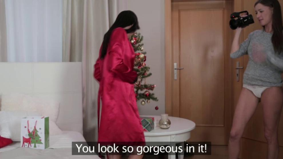 Busty girlfriend pussylicked by euro lesbian