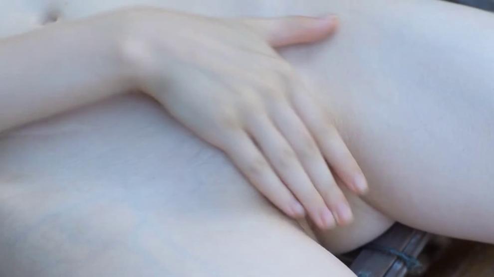 Persistent pussy playing - video 5