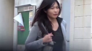 Urinating japanese babe