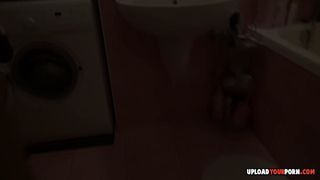 UPLOADYOURPORN - Hot babe gets recorded while taking a shower