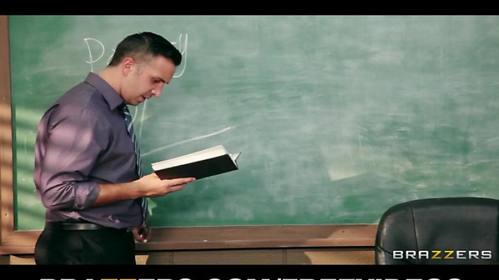 Slutty big-tit schoolgirl Brooklyn Chase seduces her prof