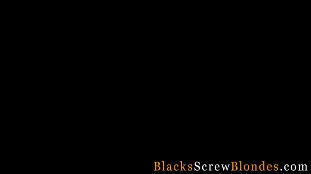 Babe gobbles black cock