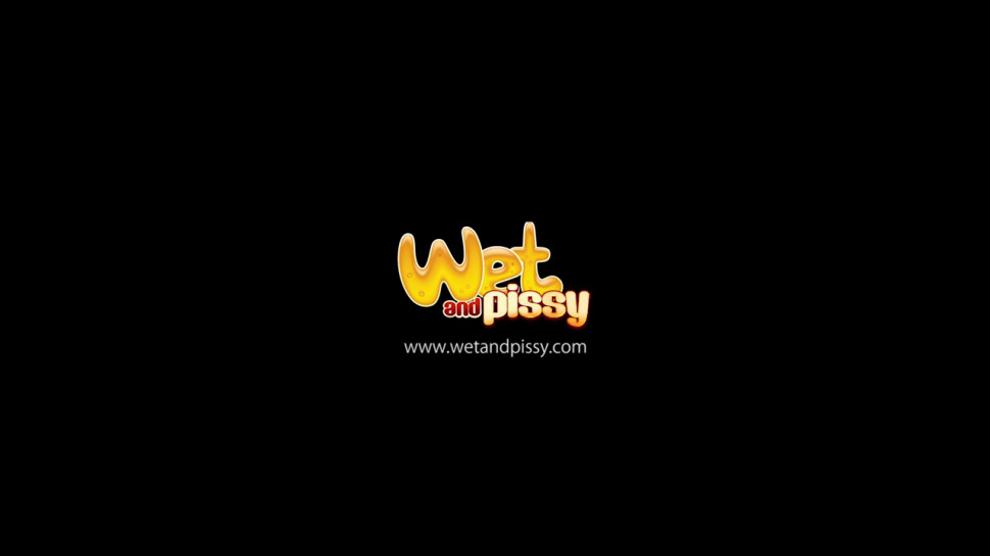 WETANDPISSY - Sexy blonde Nesty dives into her own piss (Ashley Last)