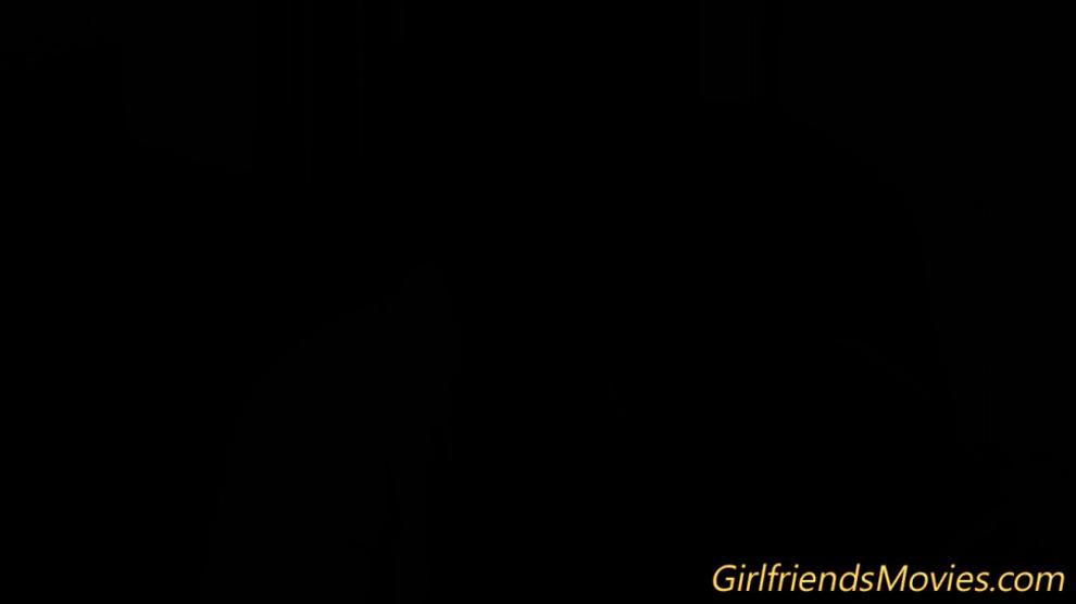 Milf strapon fucks pussy