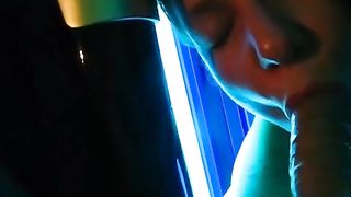 18j\u00e4hriger im Solarium