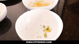 Hot Gf Fucks her boyfriends dad on Thanksgiving
