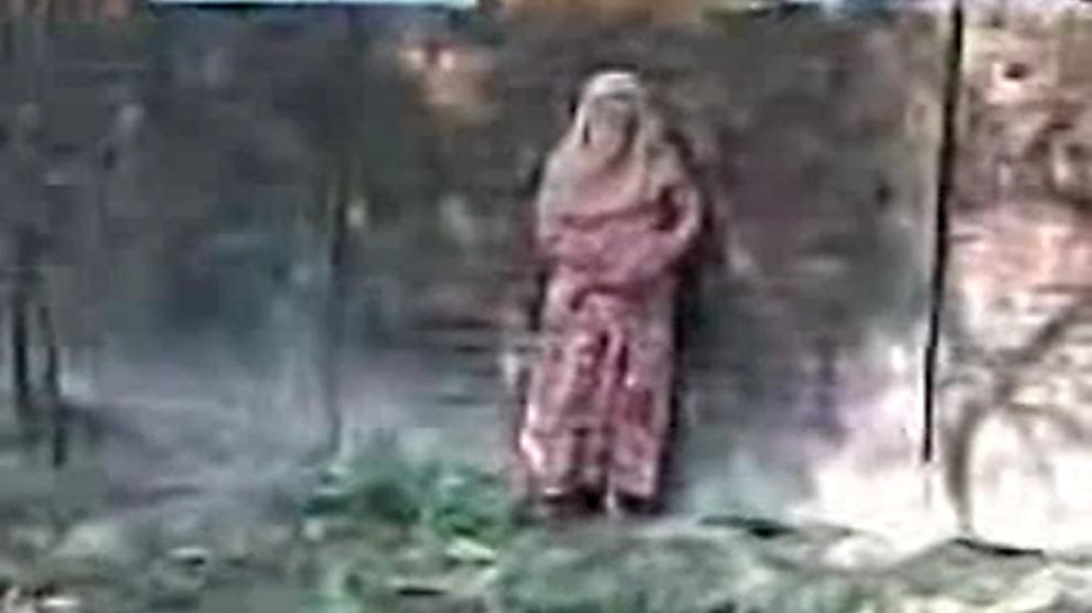 Pakistani aunty called from the street and fucked
