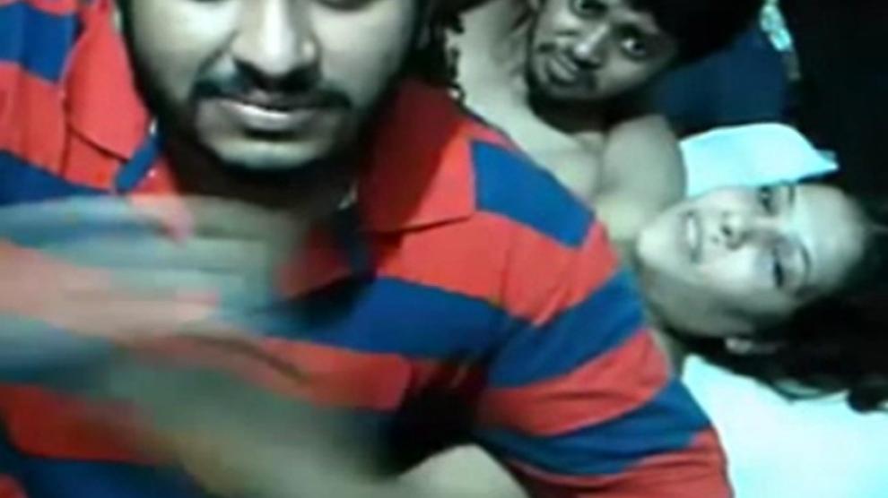 Indian girl fucked by 2 guys in hostel