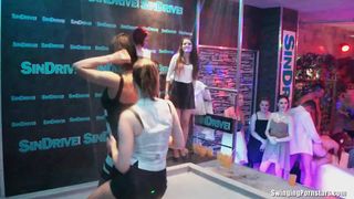 Bi party whores are fucked in sex orgy