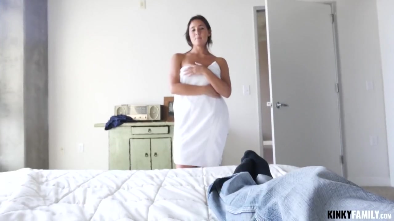 Kinky Family - Stepsister wants my cock