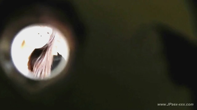 chinese girls go to the toilet.6
