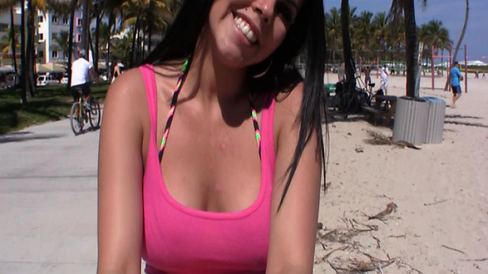 Diamond Kitty a load of Cum over her sexy Face